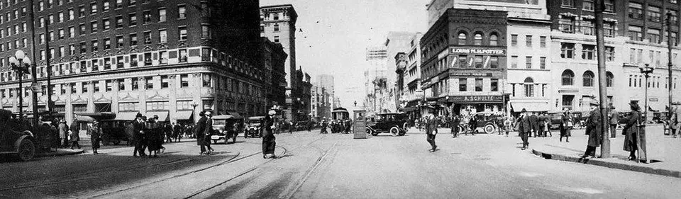 Broad and High Streets looking north, 1922 (archival photograph)