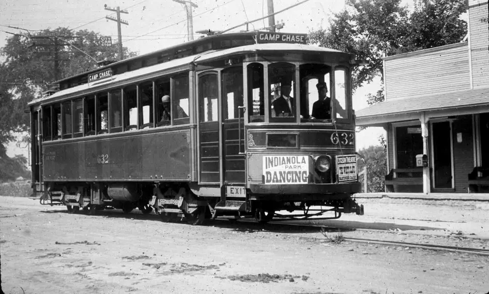 Camp Chase streetcar No. 632, West Broad Street, 1905 (archival photograph)