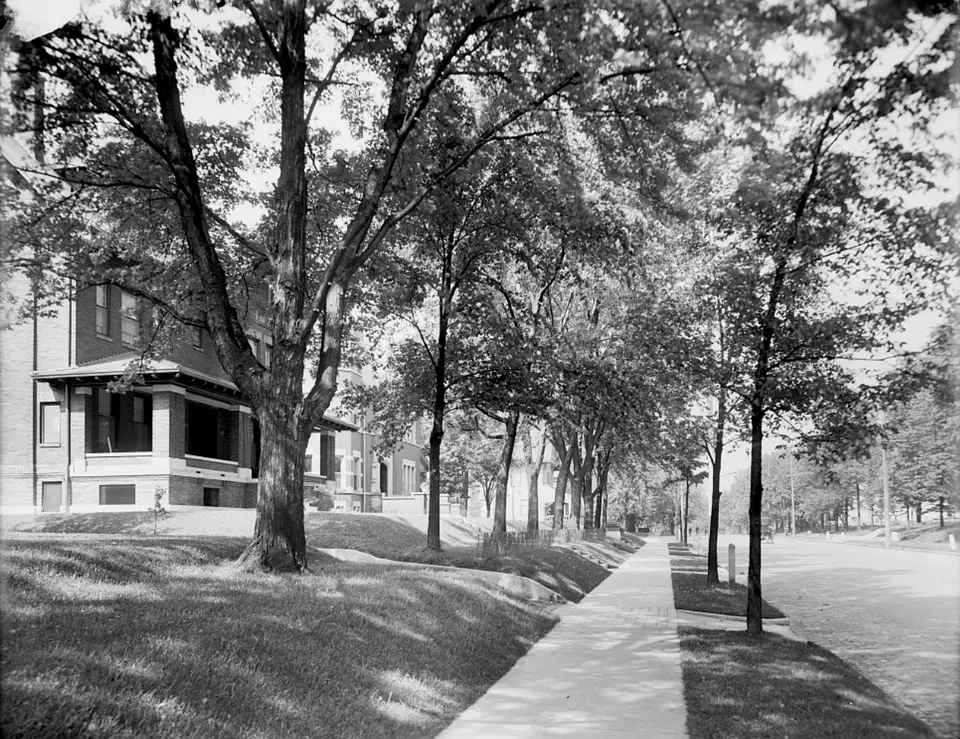 East Broad Street, Early 1900s (archival photograph)