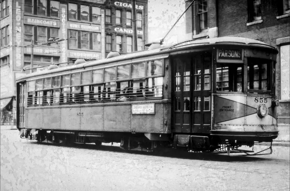Parsons Avenue streetcar No. 855, Undated (archival photograph)