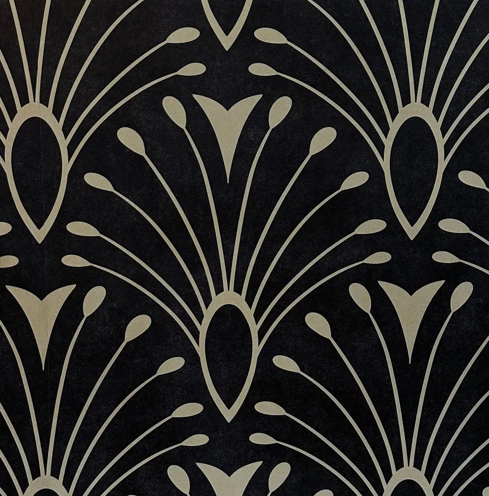 Gold-on-black Art Deco fan wallpaper