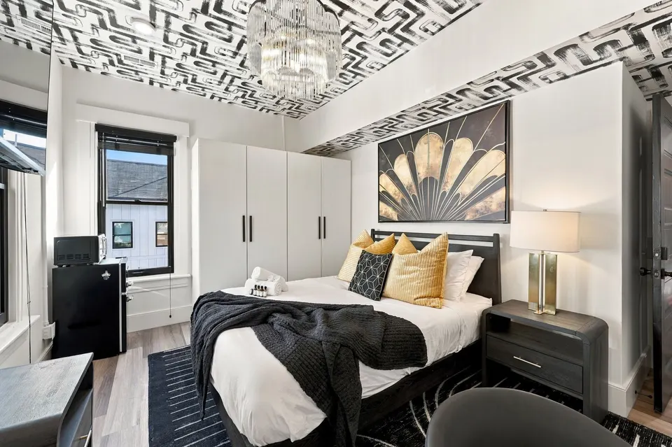 Unit 3, bedroom (view 2)