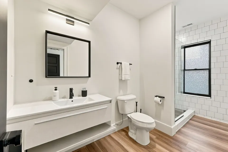 Unit 3, bathroom