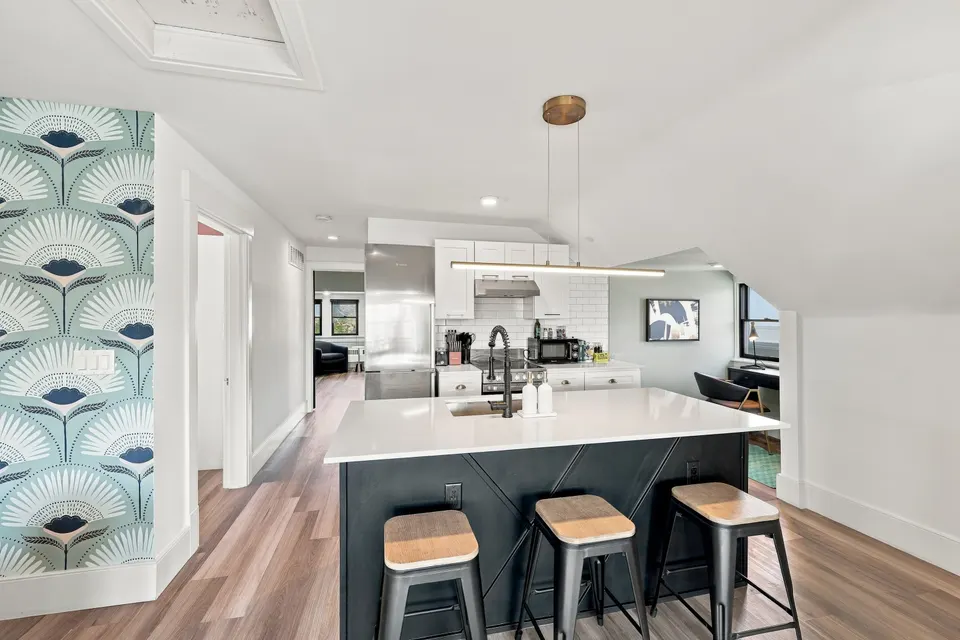 Unit 6, kitchen